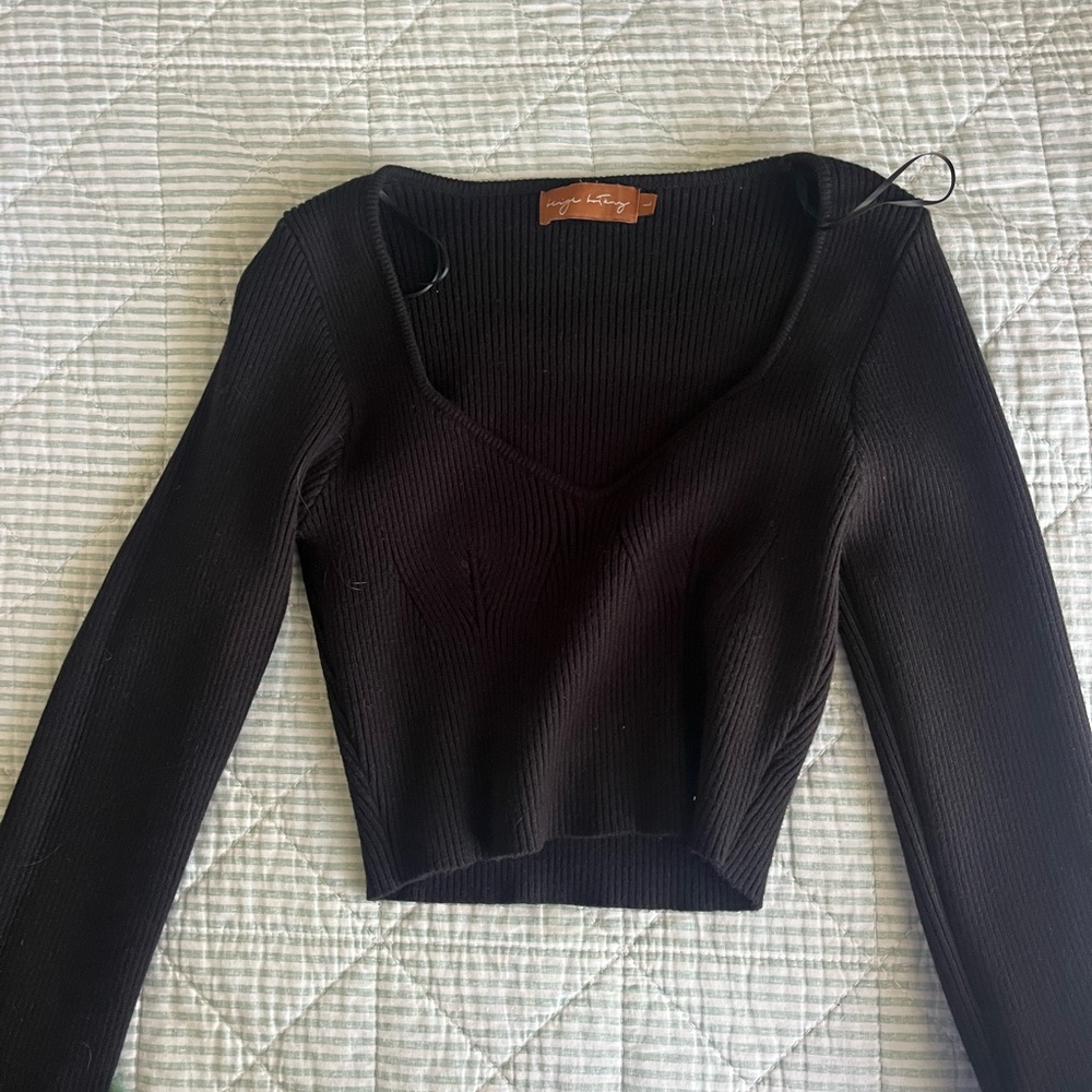 Elegant Black Ribbed Crop Top